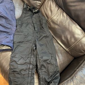 Gap Snow bib pant size 4year